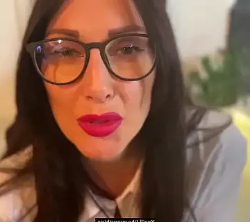 the secretary got a job through the bed 1733437539